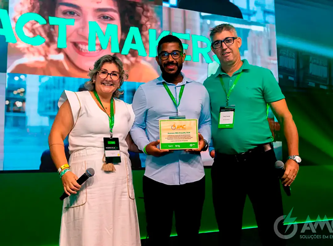 AMC soluções em energia no encontro de canais da Schneider Electric 2025